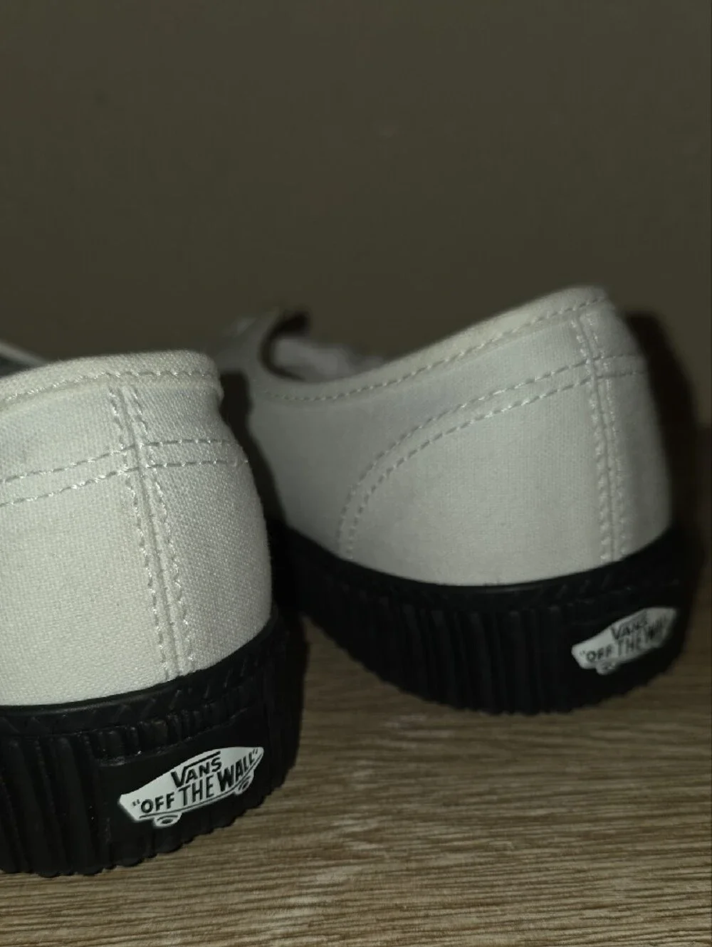 Vans White Canvas Low-Top Lace-Up Sneakers with Black Insoles (Unisex)